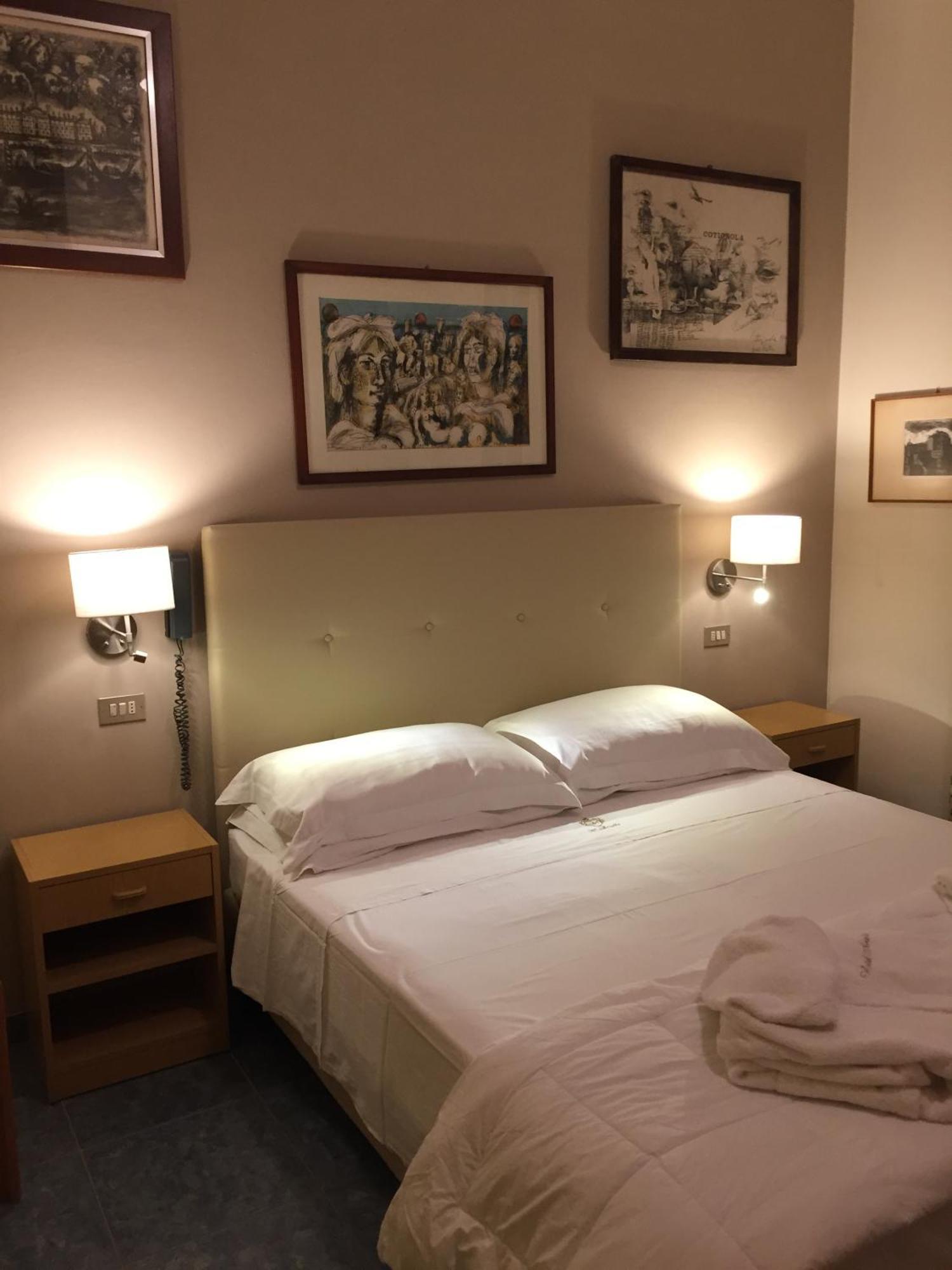 מילאנו מריטימה Hotel Ariella מראה חיצוני תמונה