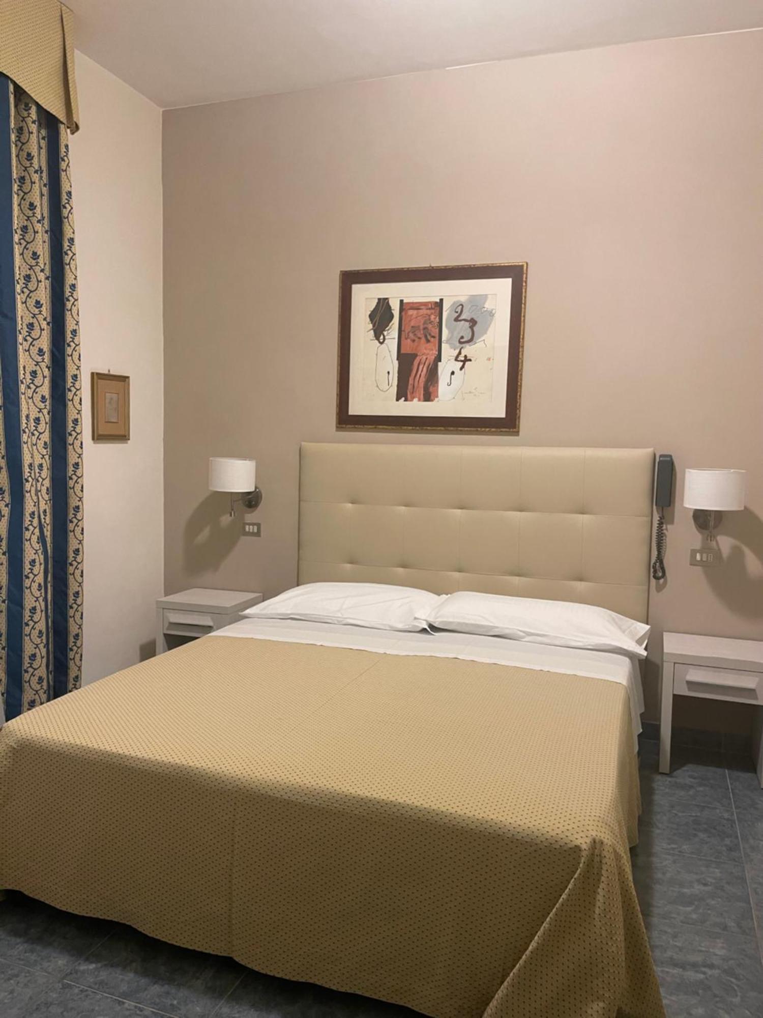 מילאנו מריטימה Hotel Ariella מראה חיצוני תמונה