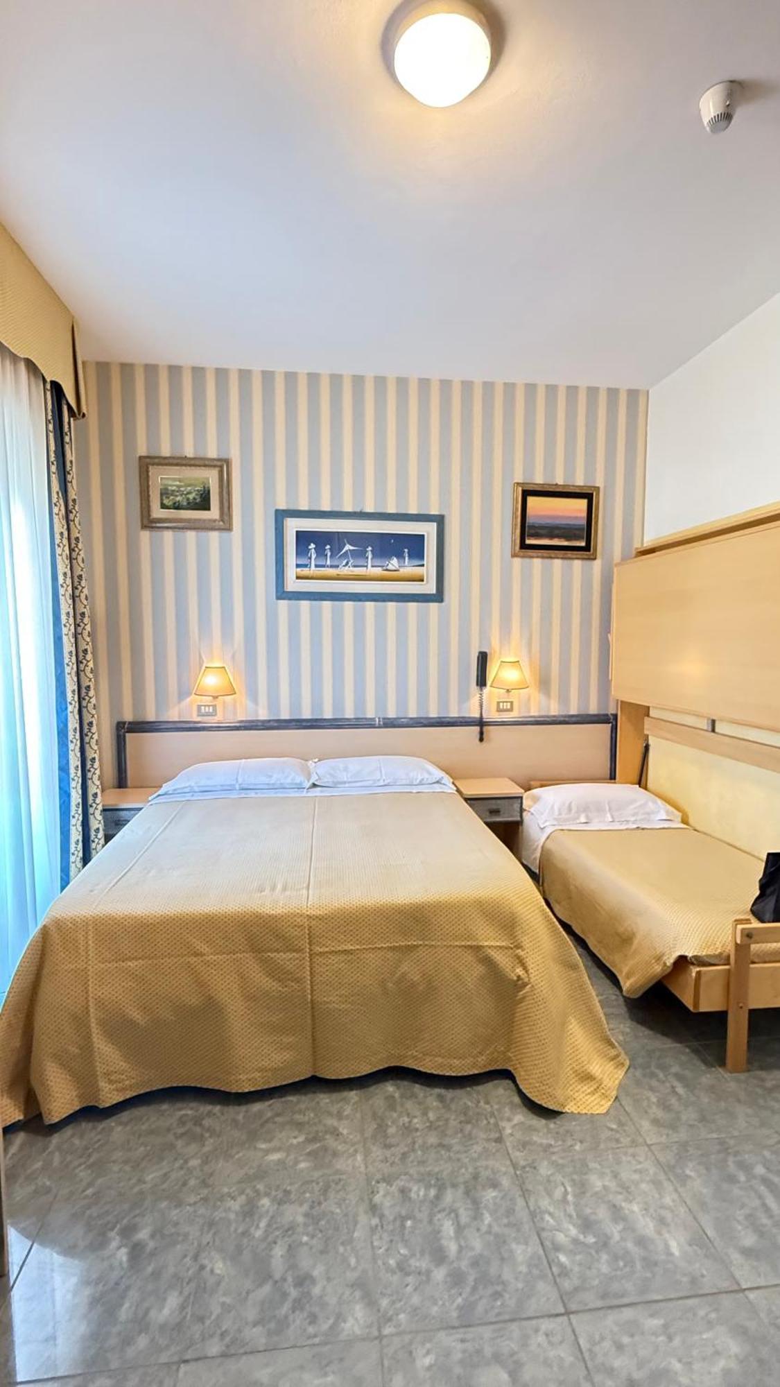 מילאנו מריטימה Hotel Ariella מראה חיצוני תמונה