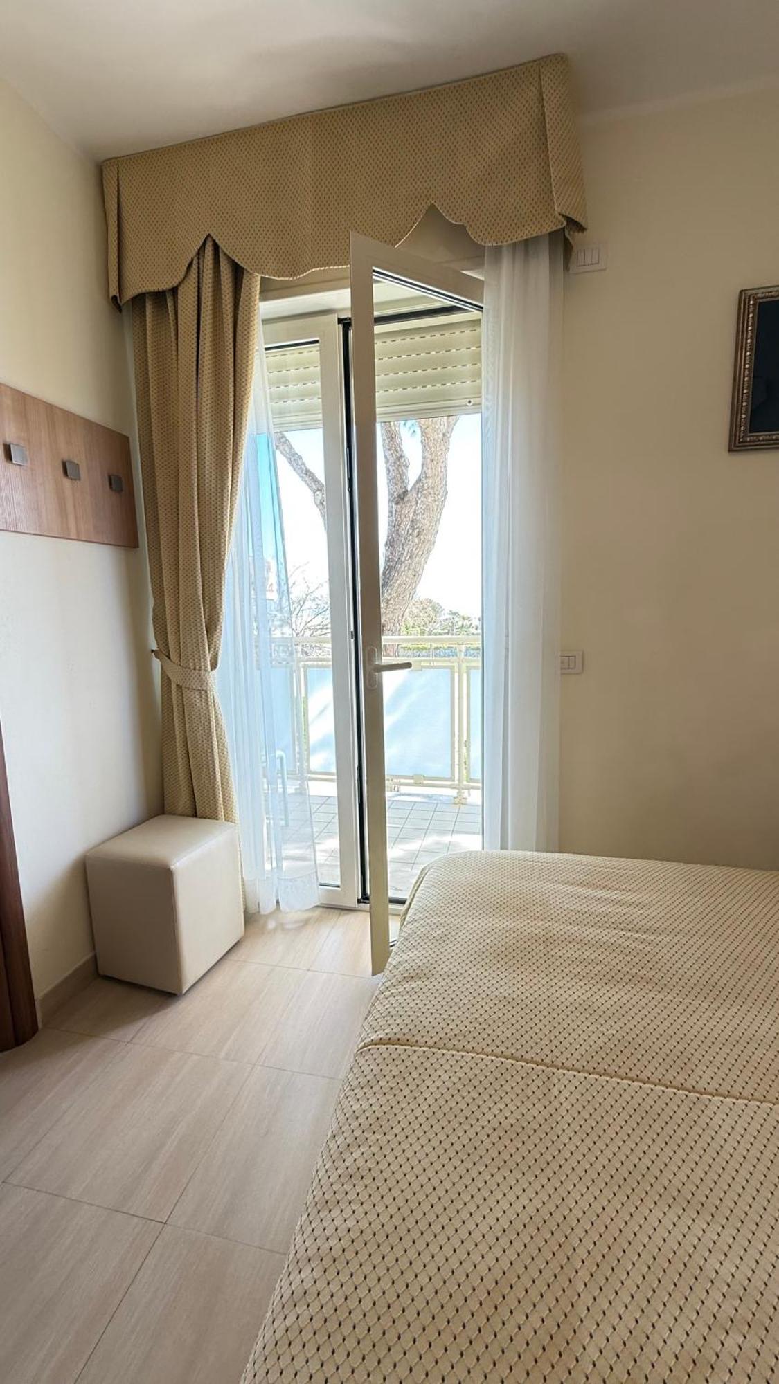 מילאנו מריטימה Hotel Ariella מראה חיצוני תמונה