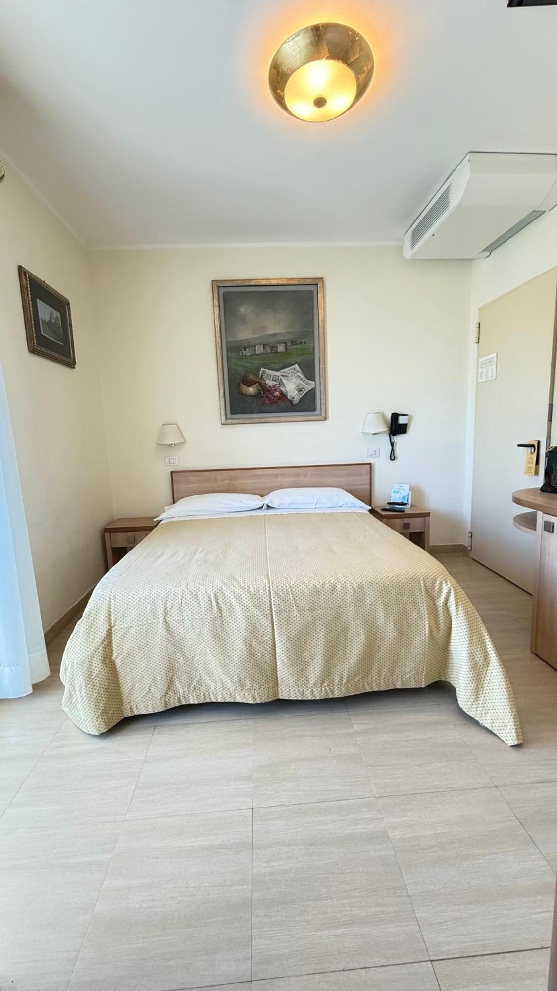 מילאנו מריטימה Hotel Ariella מראה חיצוני תמונה